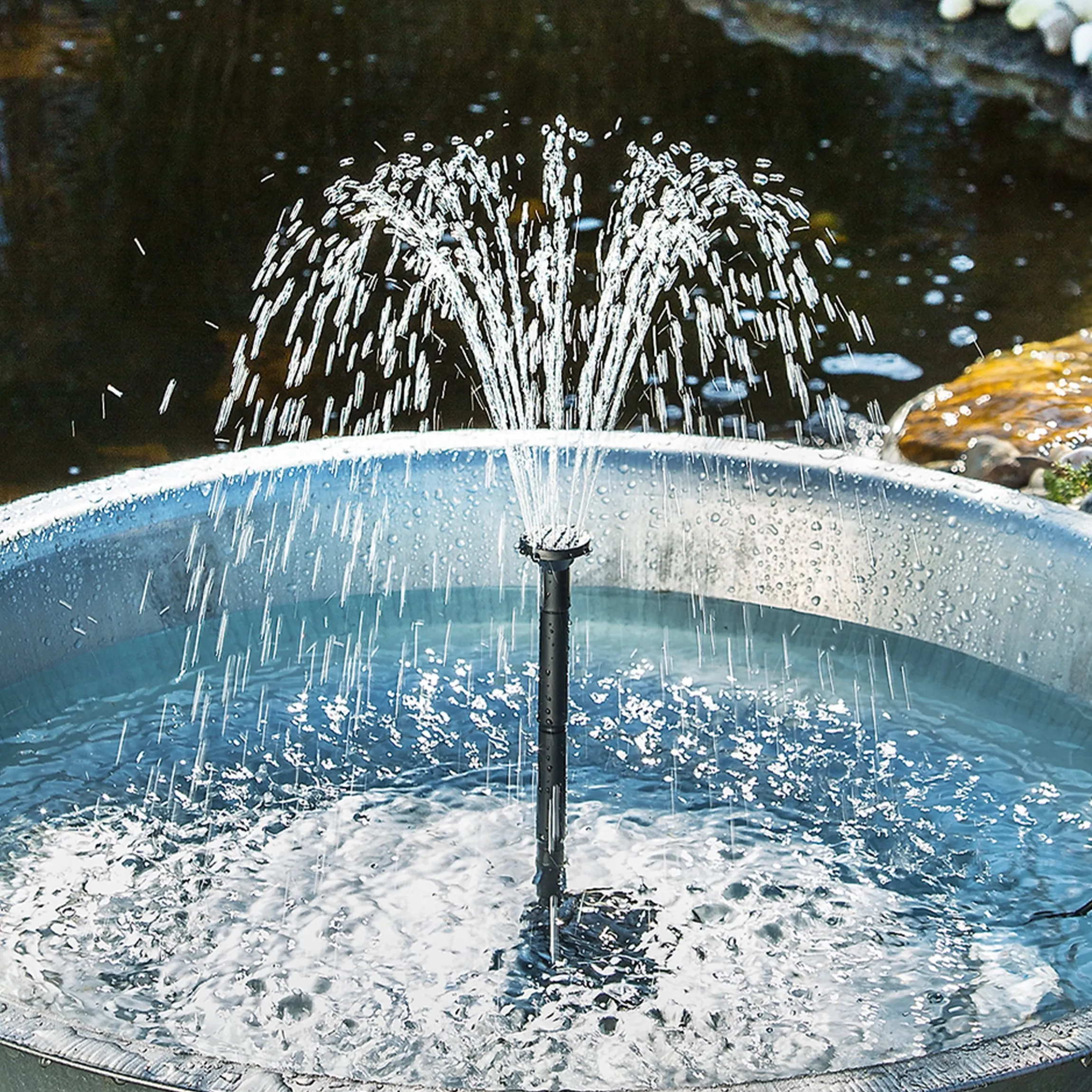 Brunnenpumpe Fountain 130/180 mit Schlauch- und LED-Anschluss