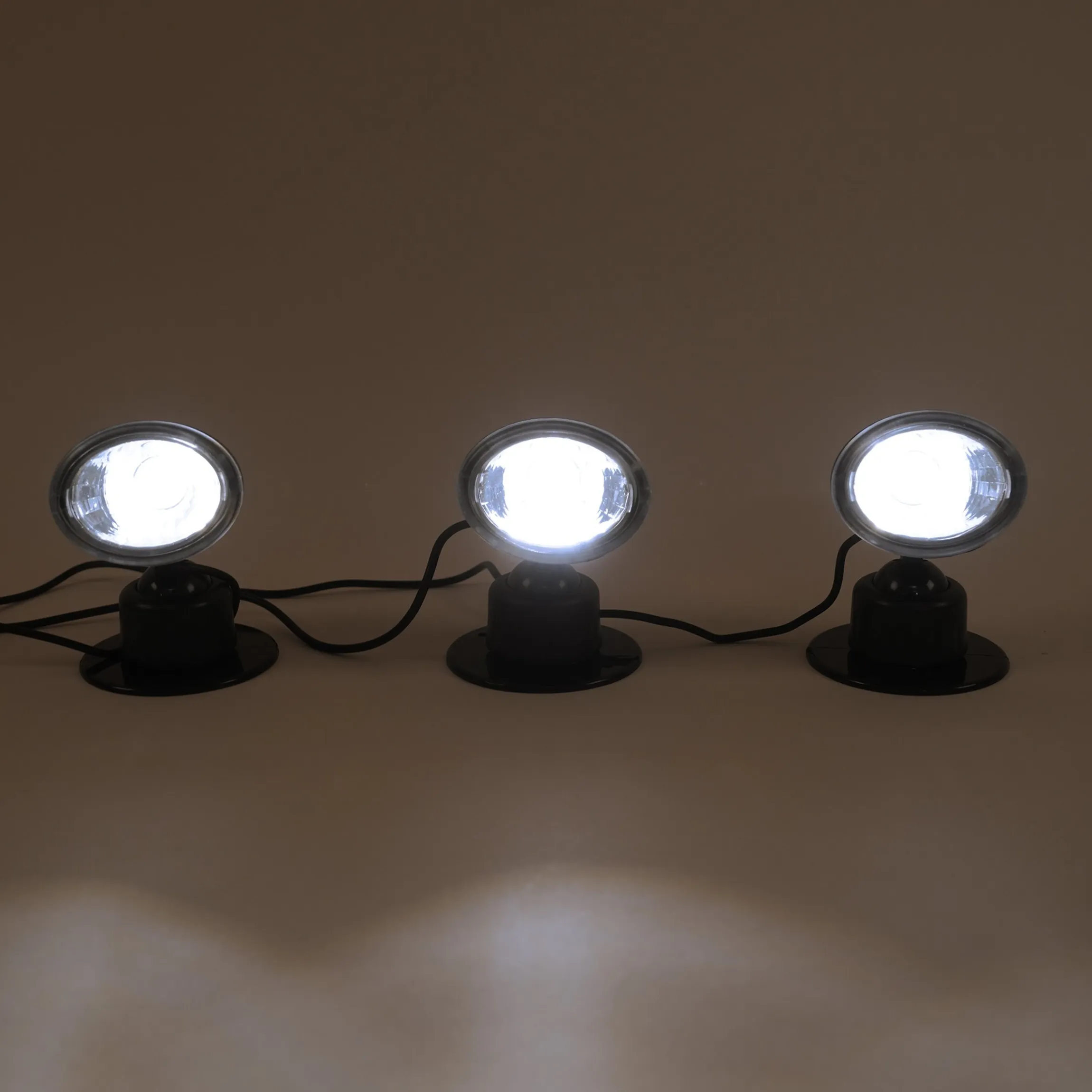 PIR-Solarstrahler Trio mit 3 Wand- oder Bodenpots