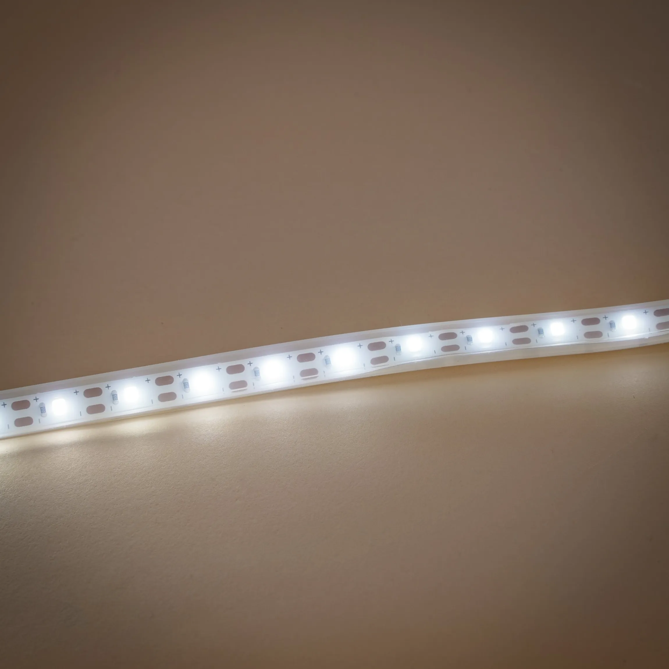 Solar LED-Lichterband mit 300 kaltweißen LEDs