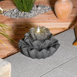 Solar Muschelbrunnen mit LED-Beleuchtung