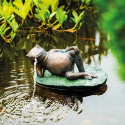 Solar Wasserspeier-Set Frosch seitlich liegend auf Seerose