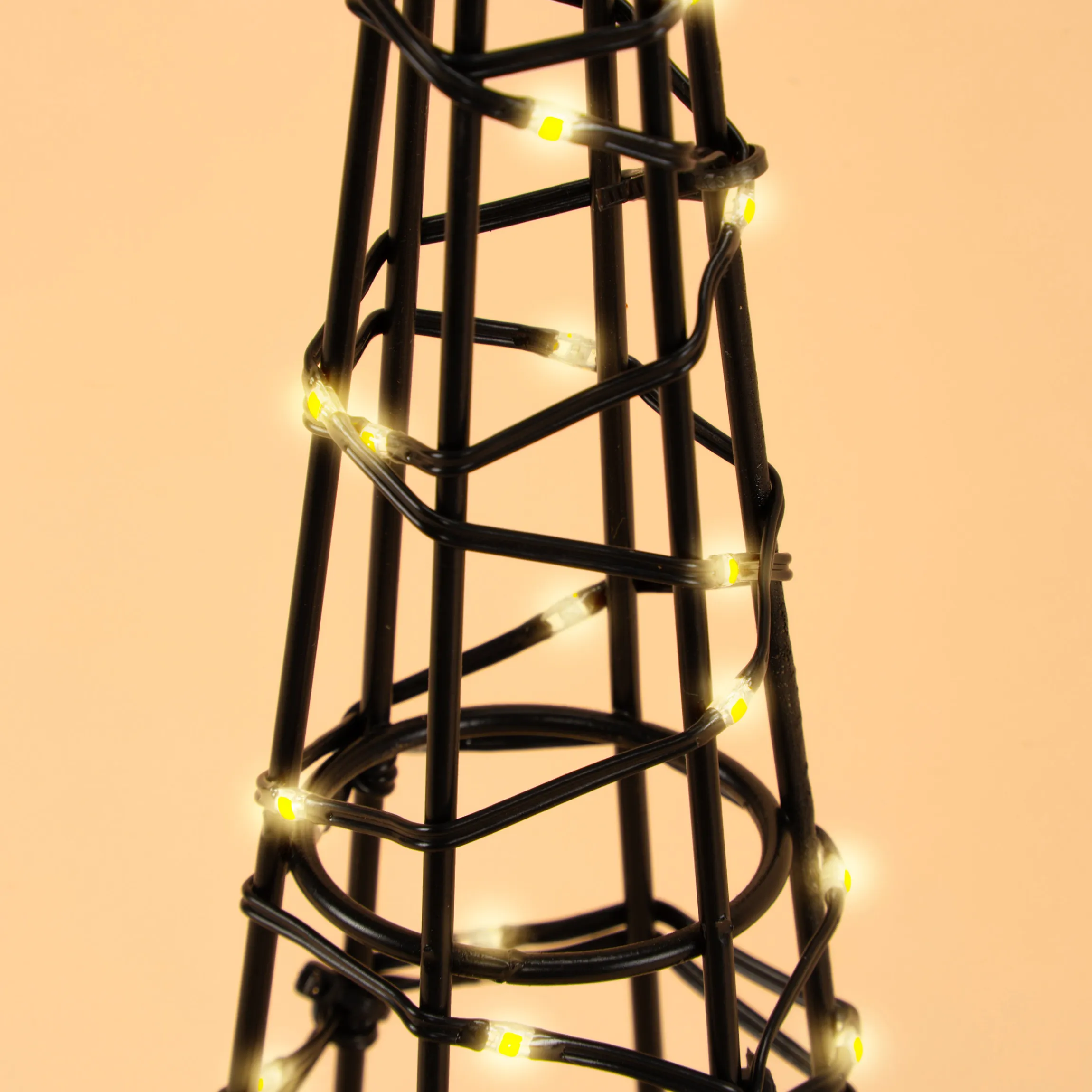 Solar Weihnachtspyramide Höhe 50 cm mit 200 warmweißen LEDs