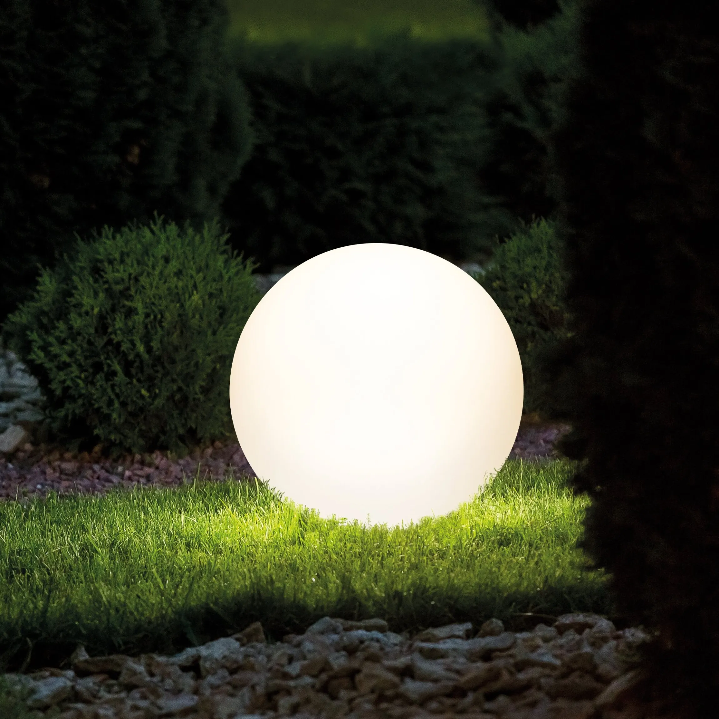 Stimmungsvolle Solarkugel Siena ⌀ 50 cm mit Fernbedienung