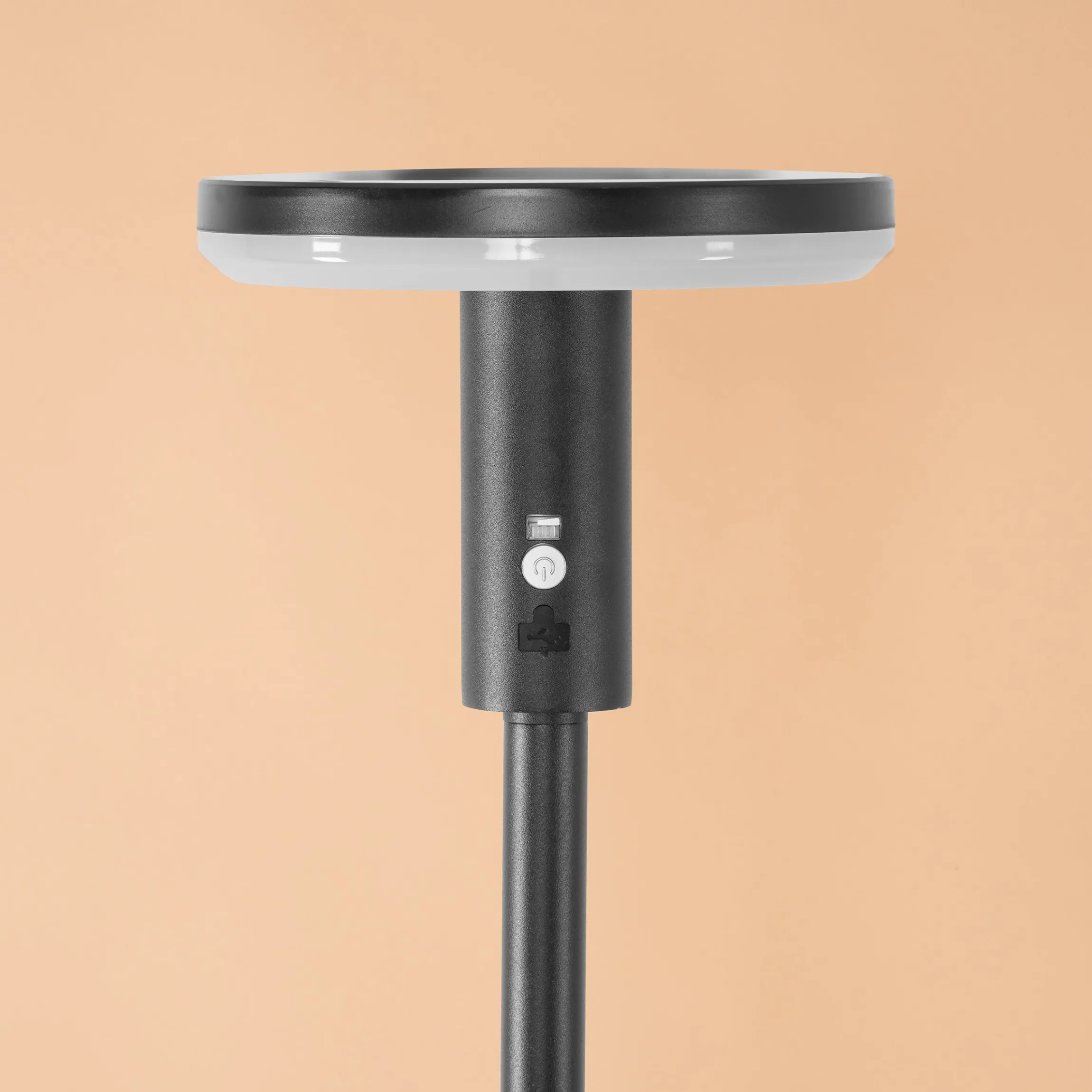 Vielseitige Solar Stehlampe Talino 140 cm, dimmbar