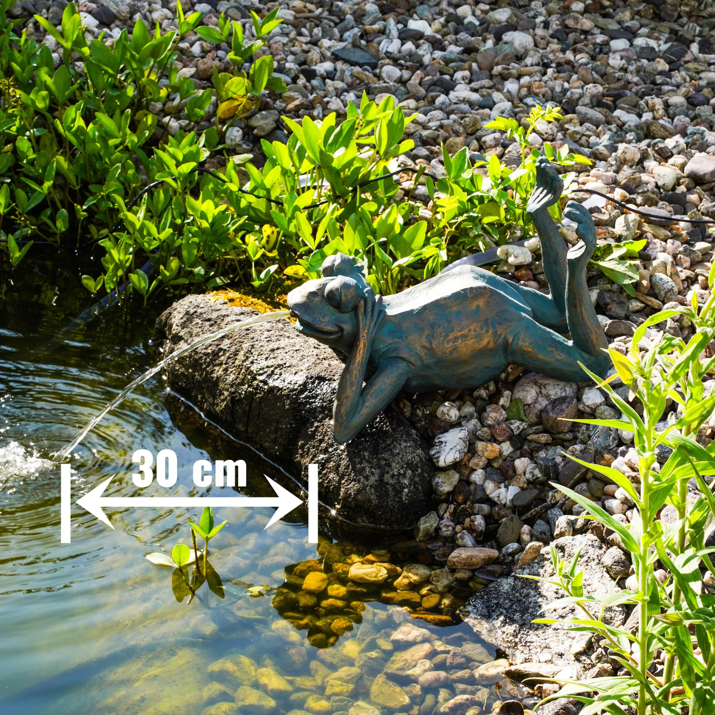 Wasserspeier-Figur liegender Frosch