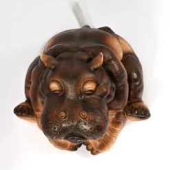 Wasserspeier-Figur sitzendes Flusspferd Hippo